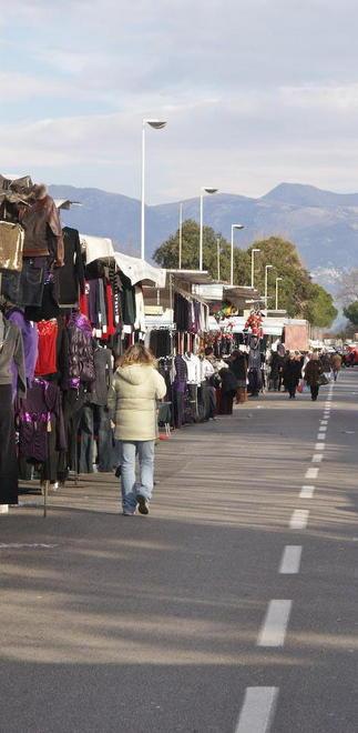 Guerra tra commercianti sul mercato 