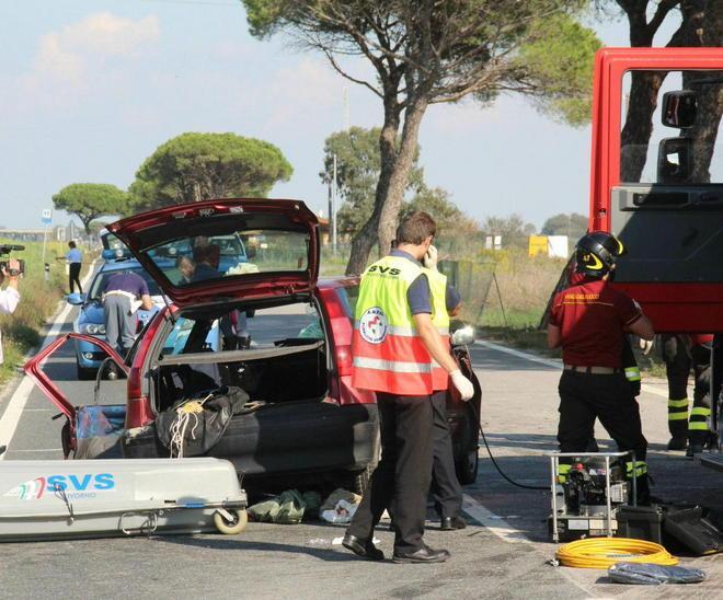 In auto contro un camion Uccisi marito e moglie 