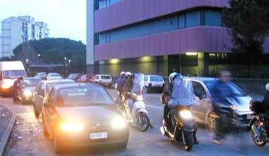 Via Toscana sempre più trafficata. La denuncia di un lettore: “Serve l’autovelox” 