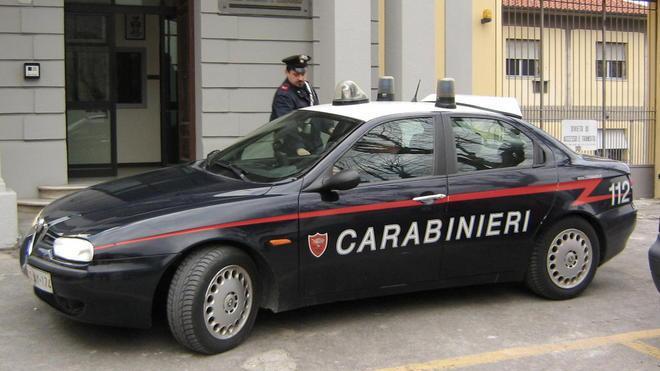 La domestica le ruba tutti i gioielli
