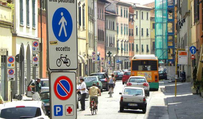 Tempi più lunghi per la nuova Ztl in via Pacini e piazza S. Bartolomeo 