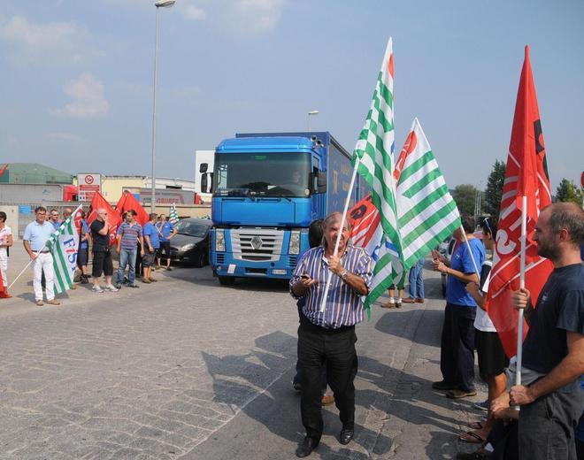Wepa, tensione tra vigilantes e dipendenti 