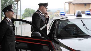 Sparano dalla folla ai banditi sorpresi a rubare in una villetta a San Pierino