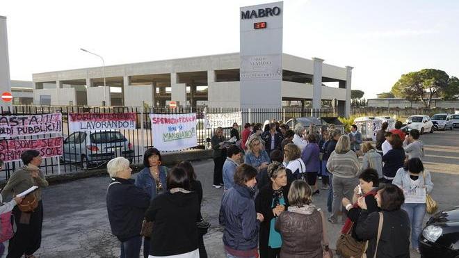 Fiduciarie e silenzi, tanti dubbi sulla Mabro