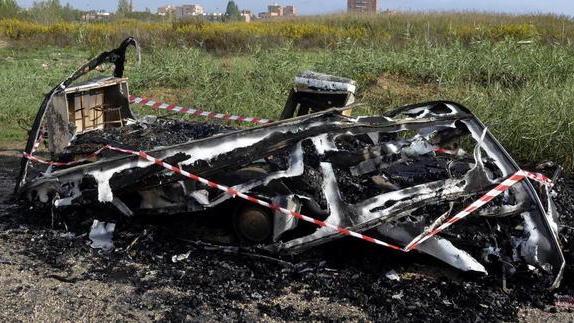 Brucia una roulotte Illeggibile anche la targa