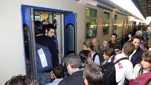 Biglietti più cari per treni e bus