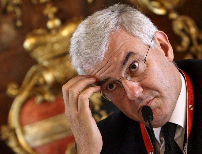 Forum, il banchiere Profumo: “I tagli lineari sono la cosa più stupida del mondo” 
