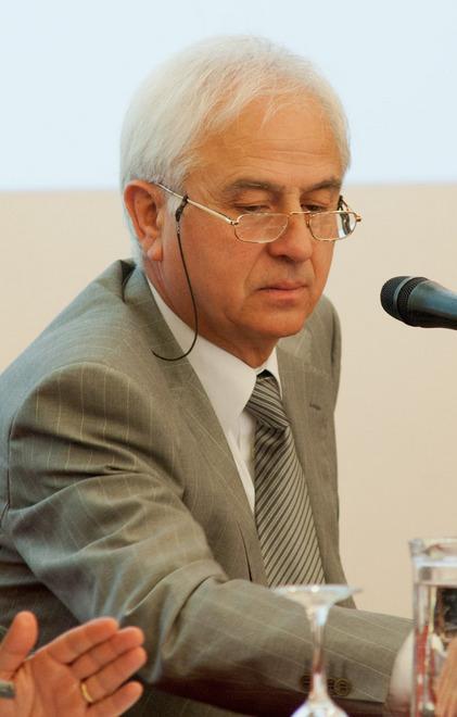 Stipendi in pericolo: aumenta la tensione 