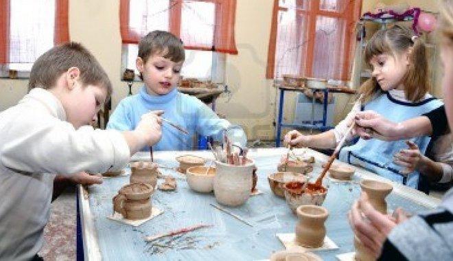 Laboratori studiati per bimbi ceramisti come gli Etruschi 