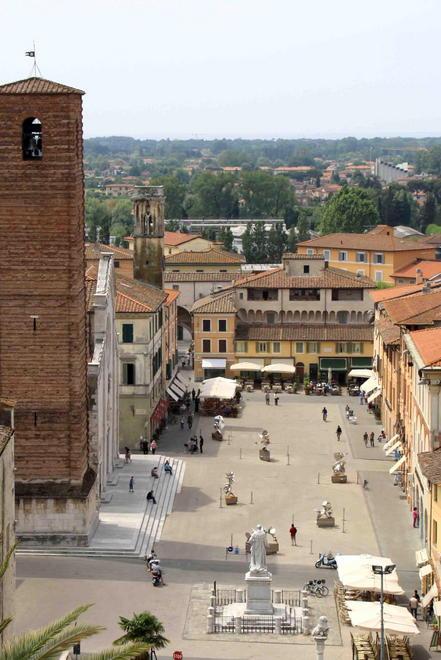 Troppi i tavolini in strada, multe ai locali del centro 