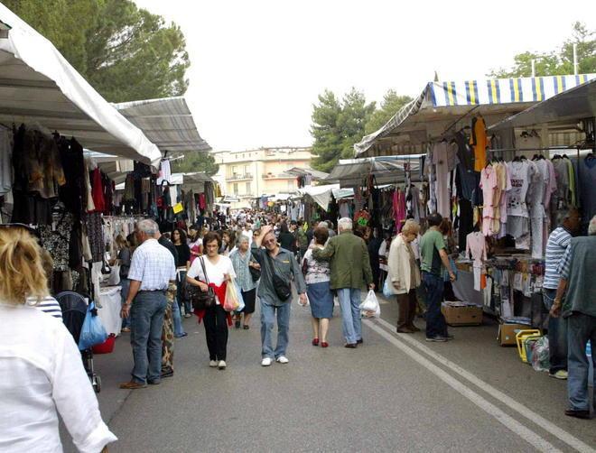 I mercati ambulanti nella morsa della crisi ma tiene l’alimentare 