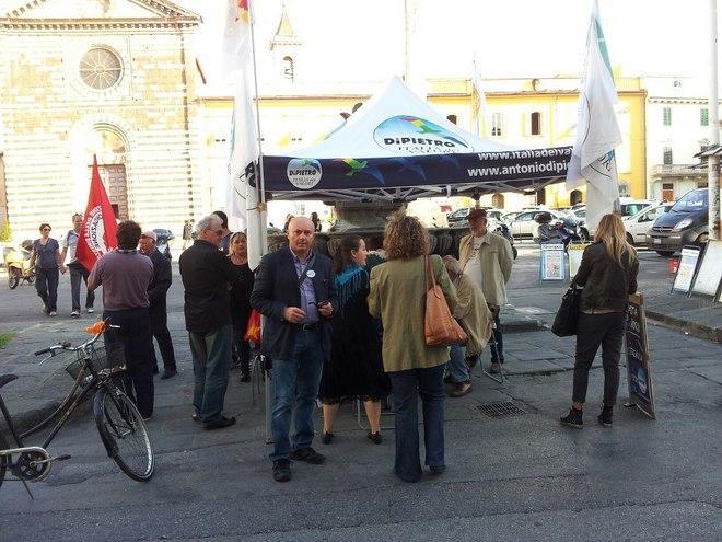 Referendum, iniziata la raccolta firme in piazza San Francesco 