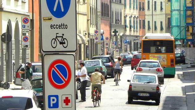 «Via Pacini, no alla Ztl senza un piano globale»