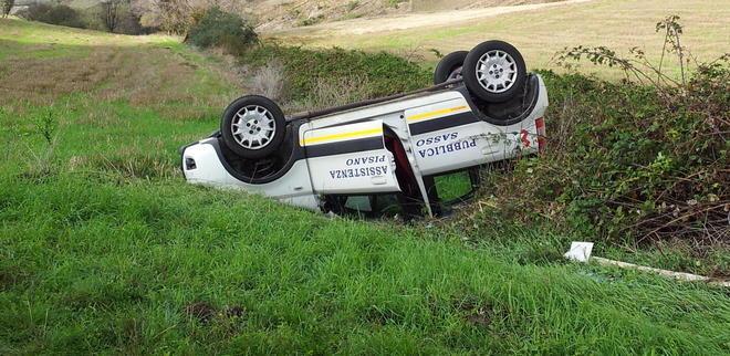 Auto dell’Assistenza va fuori strada durante un servizio 