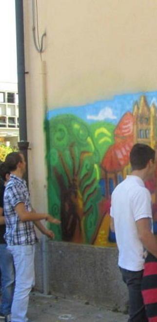 Massa ancora più bella grazie ai murales dei ragazzi