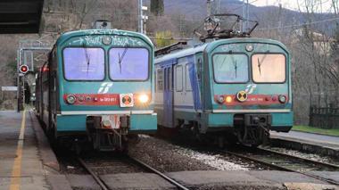Treni soppressi a raffica, il sindaco attacca la Regione