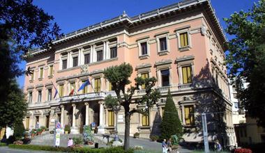 Arte contemporanea calamita per turisti: in 500 in municipio 