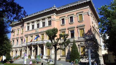 Arte contemporanea calamita per turisti: in 500 in municipio