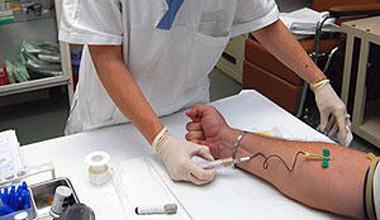 Analisi del sangue, occorre prenotare 