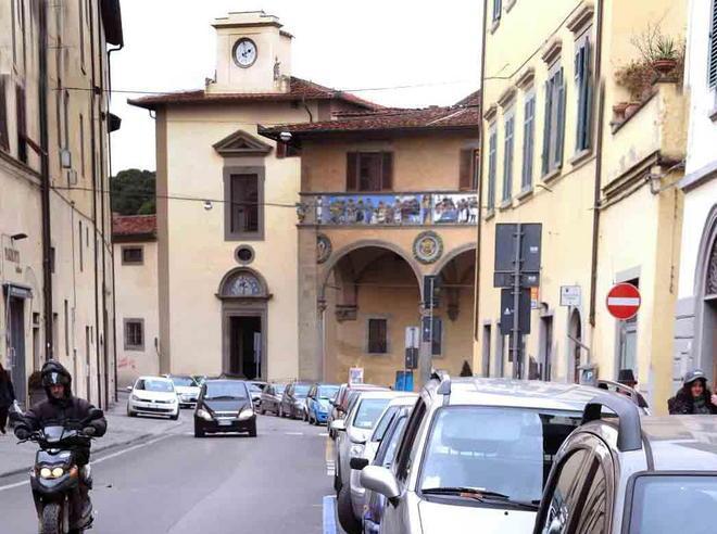 Confcommercio: prima fate i parcheggi 