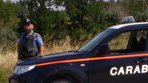 Denunciati per tentato furto aggravato: volevano rubare una grondaia in rame