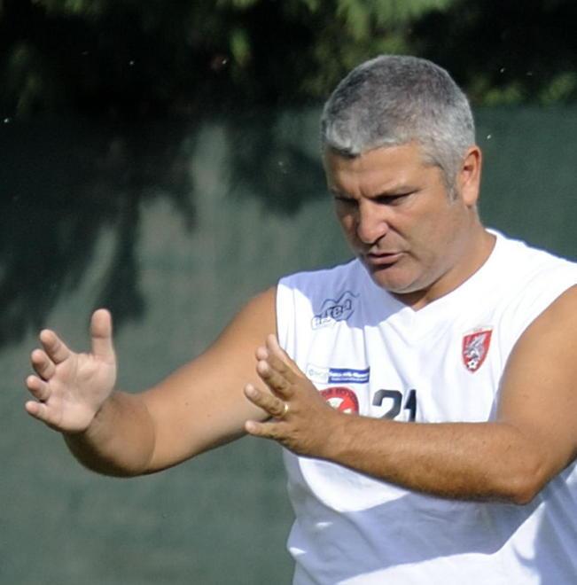 Somma pronto ad abbandonare il caro 4-2-3-1