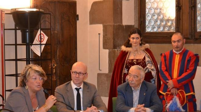 La scuola di moda “veste” il calcio storico