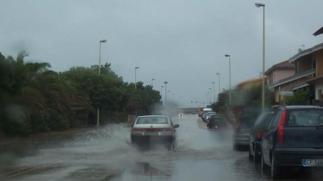 Maltempo in Sardegna: nuova allerta per i temporali, a Sassari e Alghero scuole chiuse 