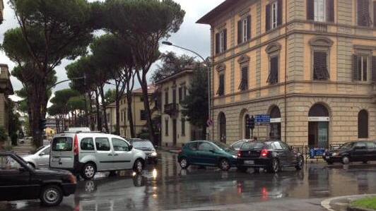 Semaforo in tilt, incidente all’incrocio di viale Cadorna