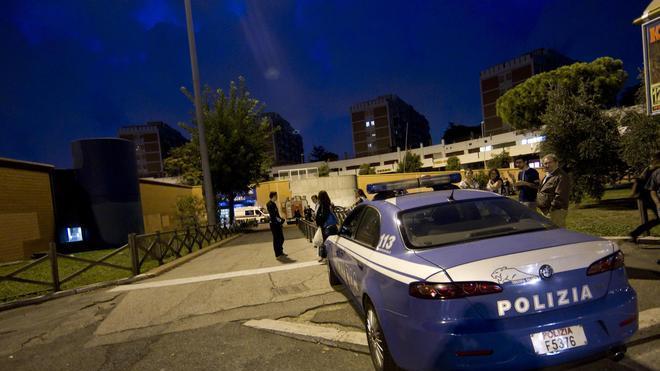 Schiaffo a una donna, rissa in piazza del Mercato Nuovo