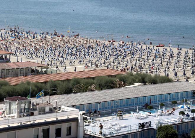 Il Demanio vuole prendersi i bagni «Incameriamo subito le strutture» 