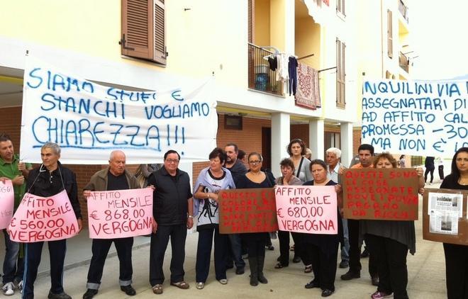 Famiglie in rivolta contro i “cosiddetti” affitti calmierati 
