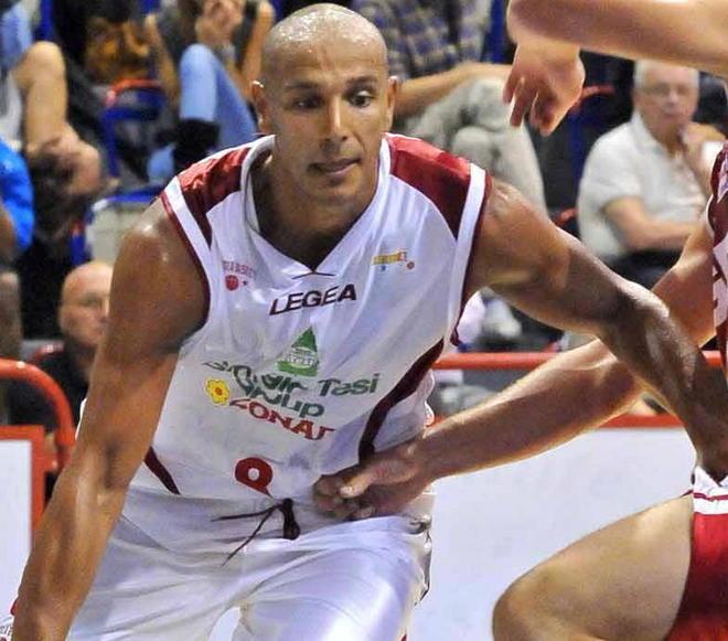 Legadue: Pistoia in gran spolvero dilaga a Forlì
