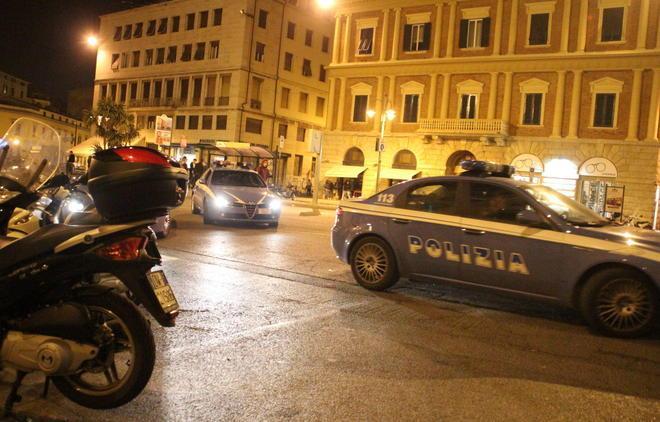 Caccia ai bulli che terrorizzano il centro 