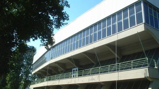 Tabelloni in tilt, il Comune corre ai ripari