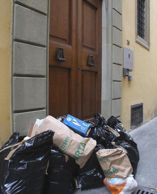 Il “porta a porta” si allarga all’area sud coinvolti in 26mila 