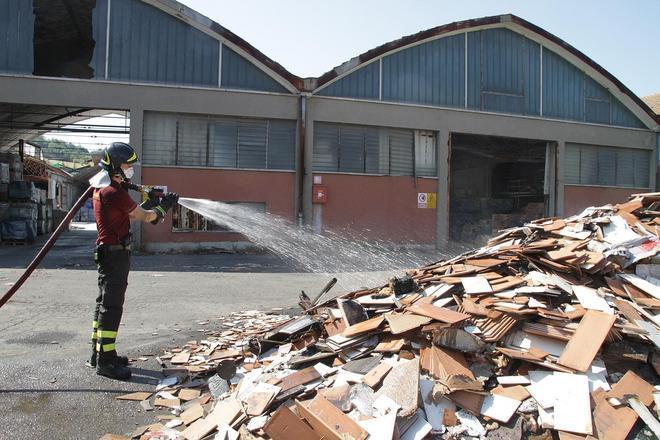 Piromane in azione alla Vecam, già ricercato 