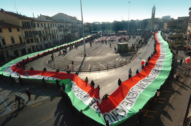 "Una manifestazione come Prato non deve chiudere" 