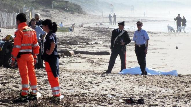 Torna in Svizzera la salma dell’uomo morto per salvare i figli
