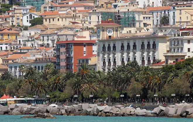 Pensionato di Roccalbegna annega nel mare di Salerno 