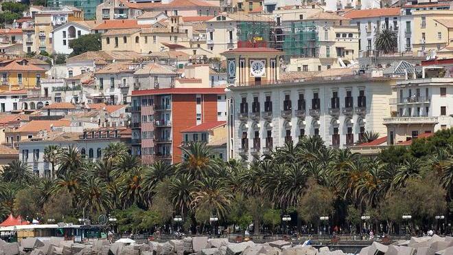Pensionato di Roccalbegna annega nel mare di Salerno