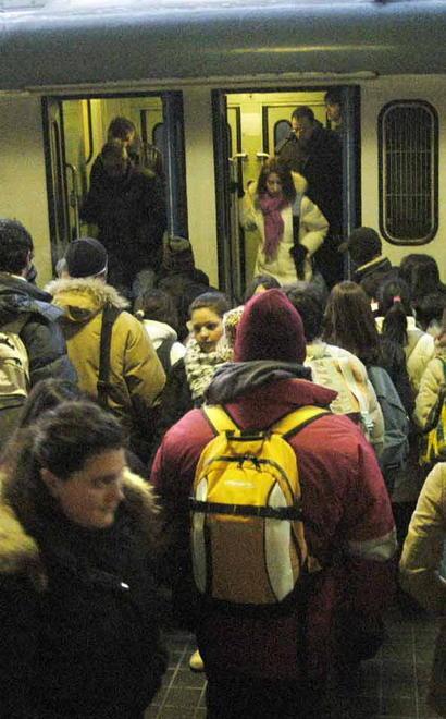 Stazioni soppresse, Pd e Verdi chiedono di fermare la delibera 