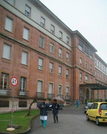 Si fingono infermieri per bloccare i ladruncoli