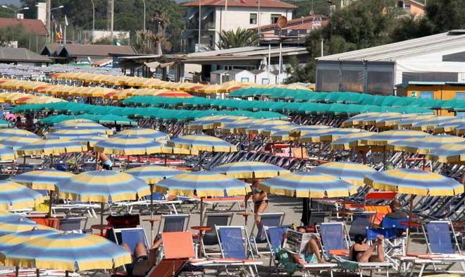 Il Demanio vuole “incamerare” i bagni