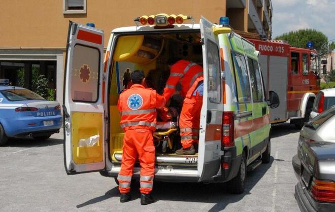 Auto contro moto, grave un sedicenne 