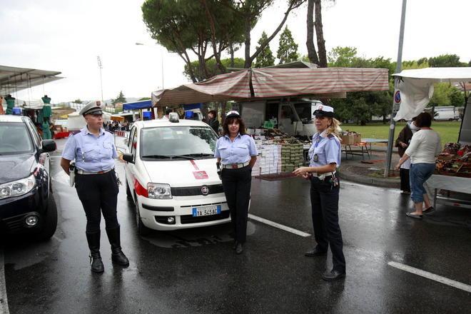 Guidava il motorino con la patente sospesa per ubriachezza 