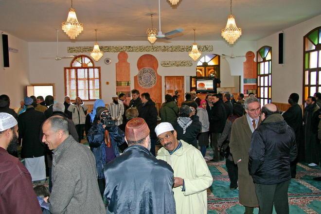 Il sindaco ai musulmani: presto avrete una moschea 
