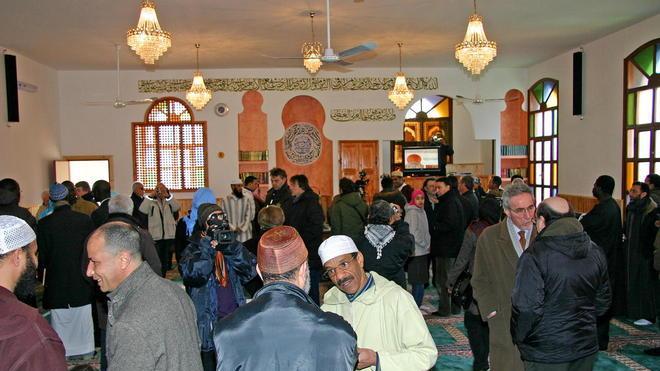 Il sindaco ai musulmani: presto avrete una moschea