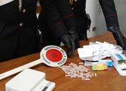 Trovati con un etto di eroina: arrestati 