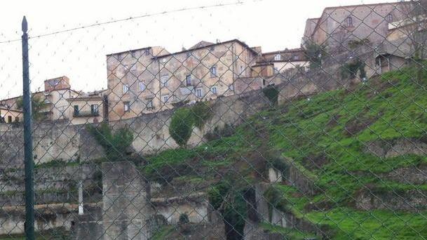 Cade un masso, Teatro Romano chiuso alle visite